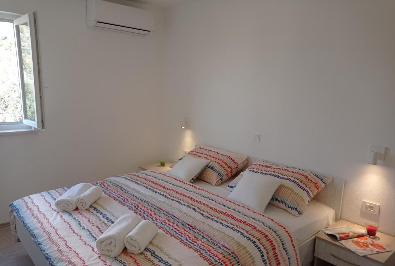 Apartment Lucija With Sea View Ragusa Esterno foto