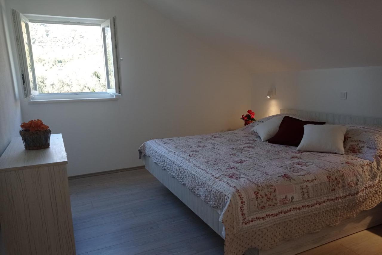 Apartment Lucija With Sea View Ragusa Esterno foto
