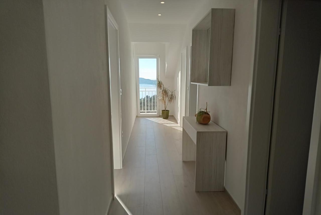 Apartment Lucija With Sea View Ragusa Esterno foto